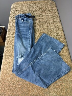 Fashion Nova Light Wash Distressed Stretch Ribbed Flare Jeans NWTS Size 5